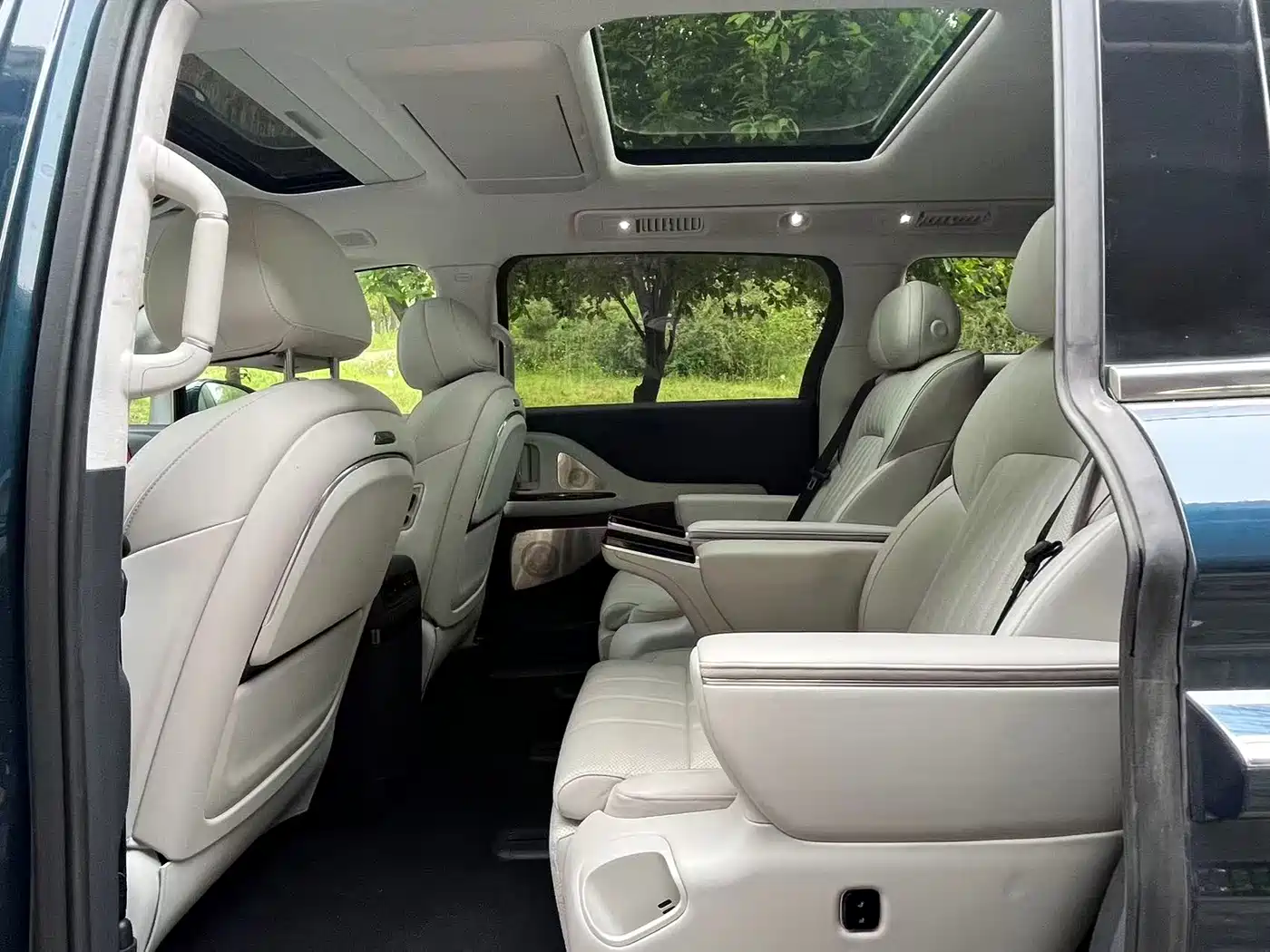 Voyah Auto Voyah Dreamer 2025 PHEV AWD Flagship Kunpeng Edition фото 9