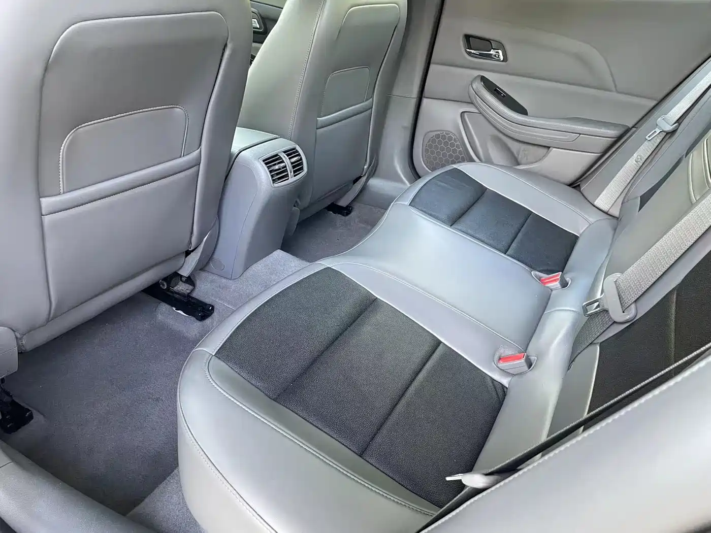 Chevrolet Malibu 2014 2.0L Automatic Luxury фото 5