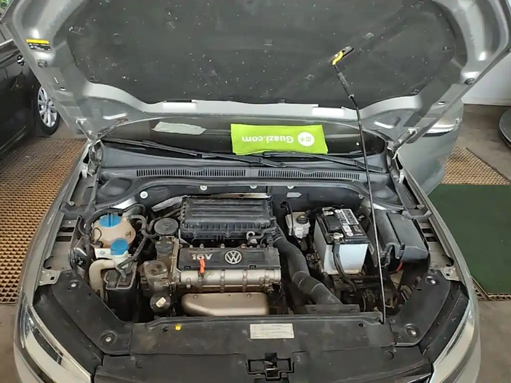 Volkswagen Sagitar 2014 Facelift 1.6L Manual Comfort фото 20