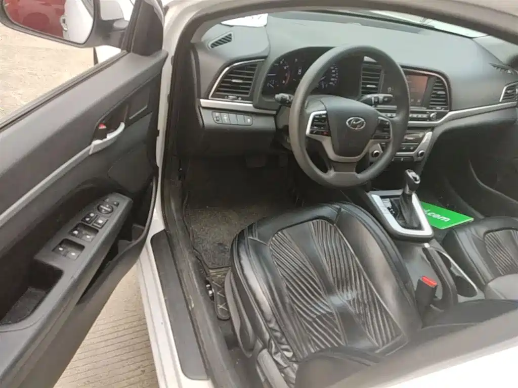 Hyundai Elantra 2016 Model 1.6L Automatic Smart Elite фото 16