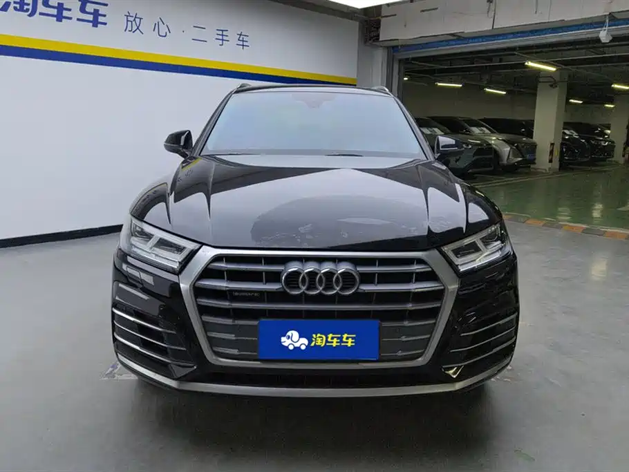 Audi Q5L 2020 Facelift 40 TFSI Honor Fashion фото 2