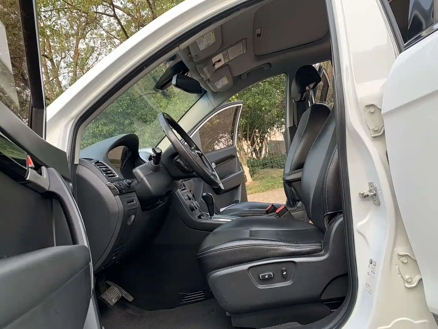 Chevrolet Captiva 2014 2.4L 2WD Urban 7-seater фото 15