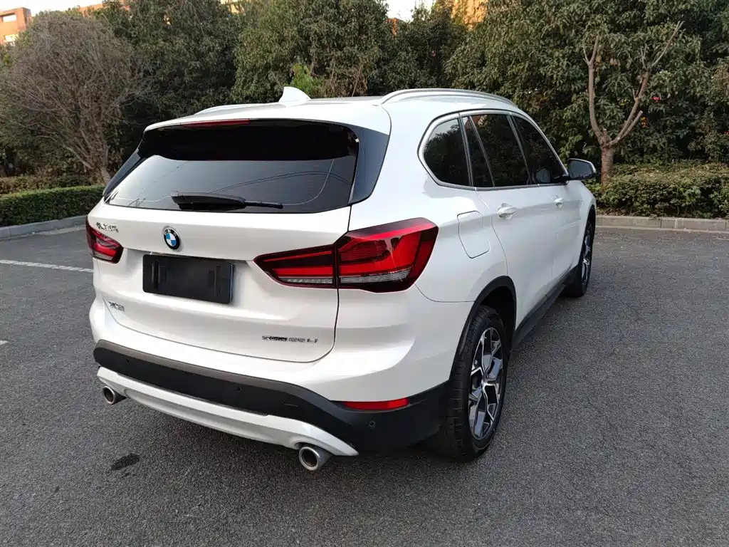 BMW X1 2022 sDrive25Li Leading фото 10