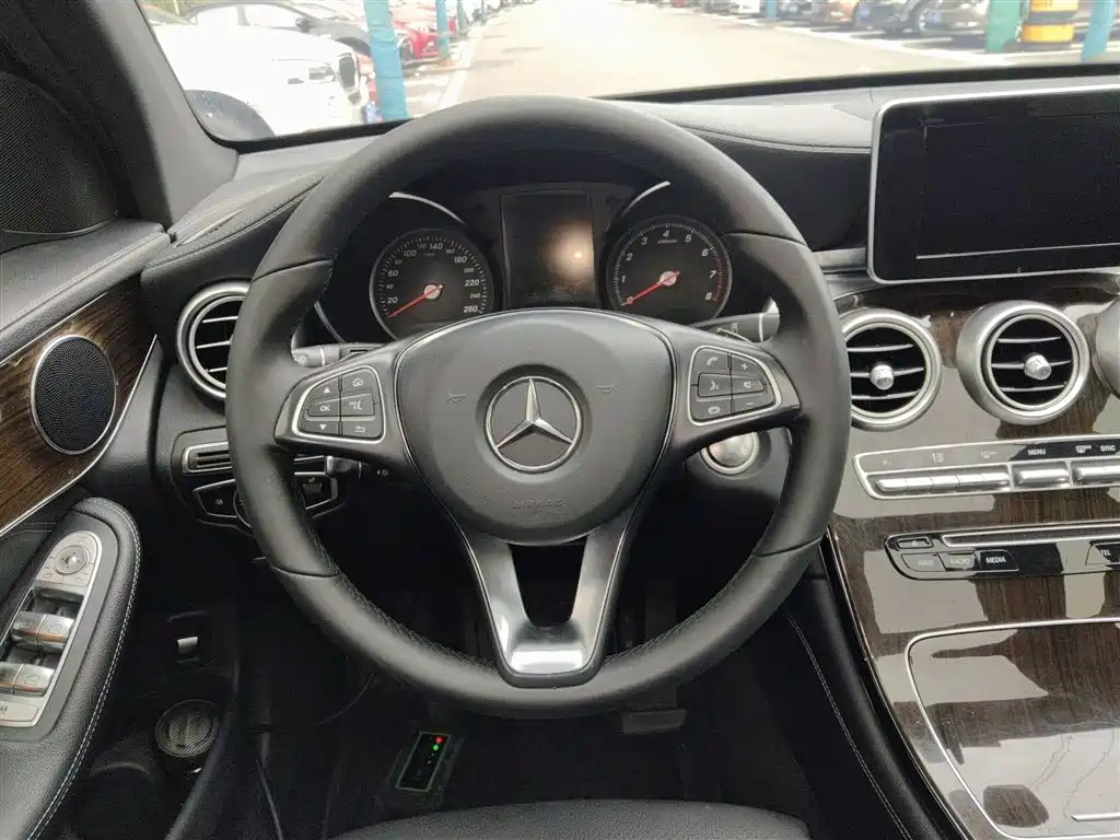Mercedes-Benz GLC 2019 GLC 260 L 4MATIC Dynamic фото 6