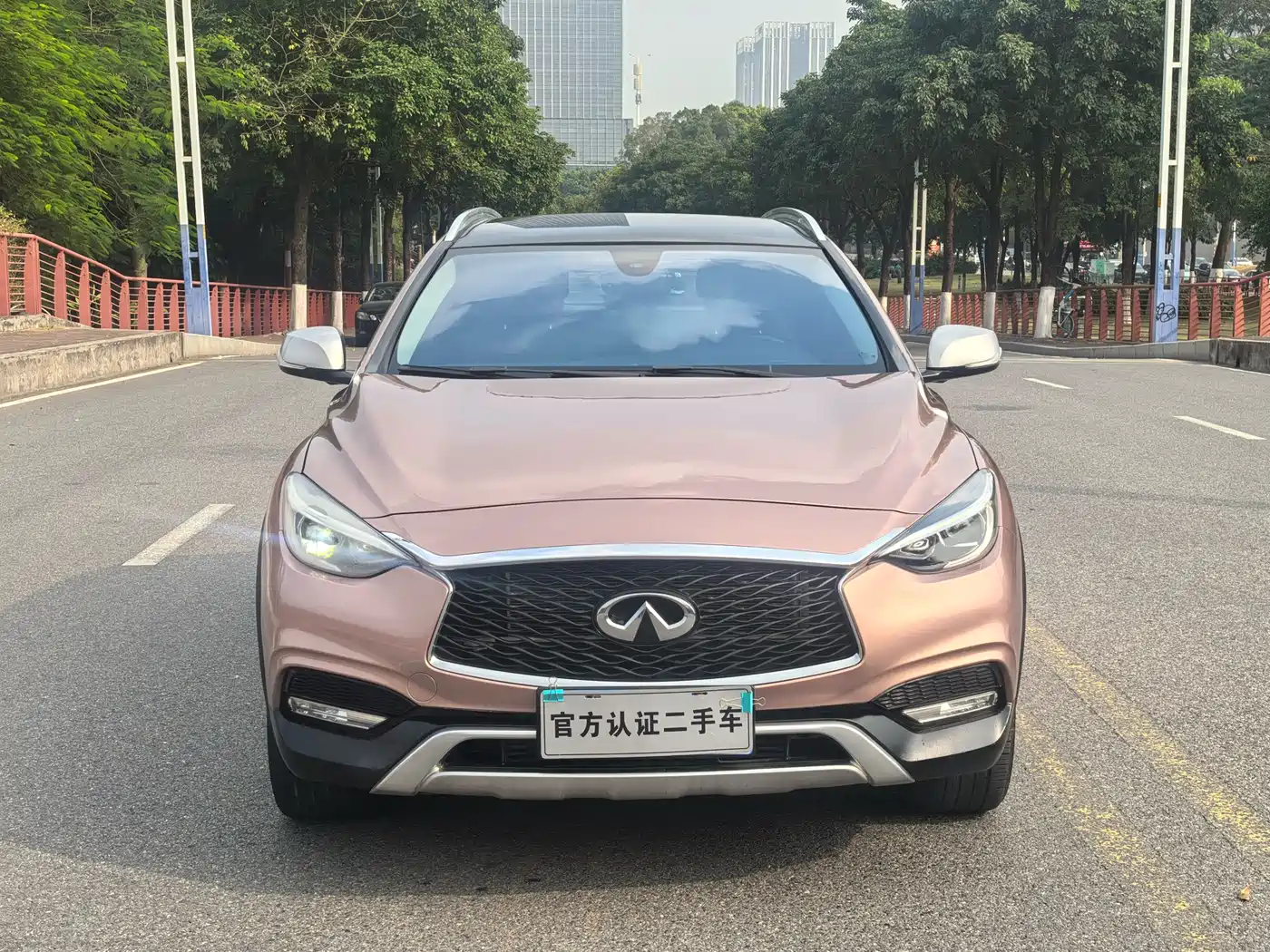 Infiniti QX30 2017 2.0T 4WD Sport Edition фото 2