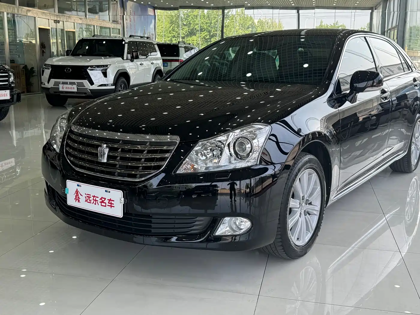 Toyota Crown 2012 2.5L Royal Navigation Edition фото 4