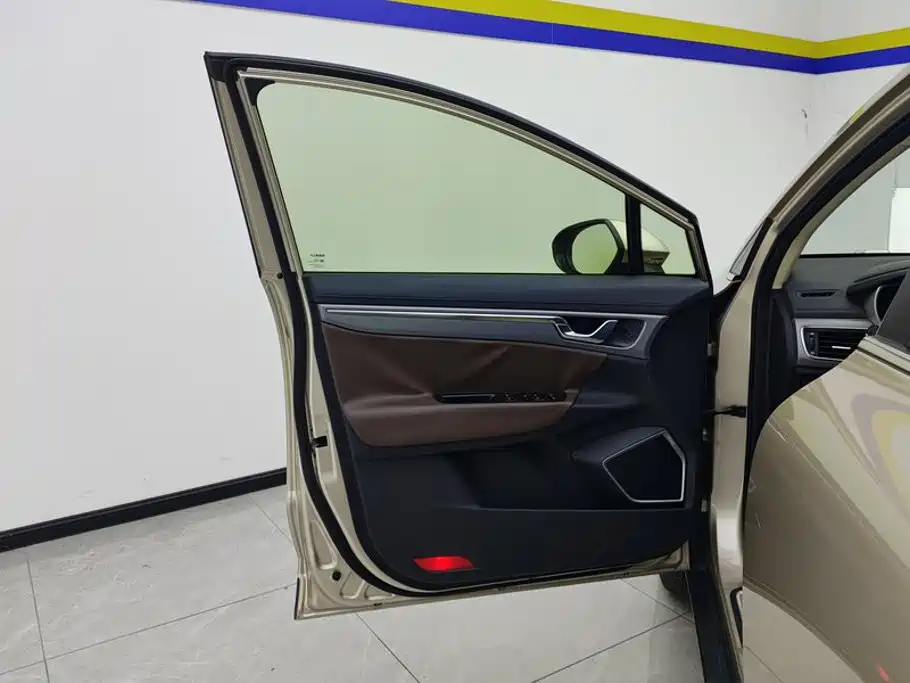 Photo 7 - Geely Emgrand GS