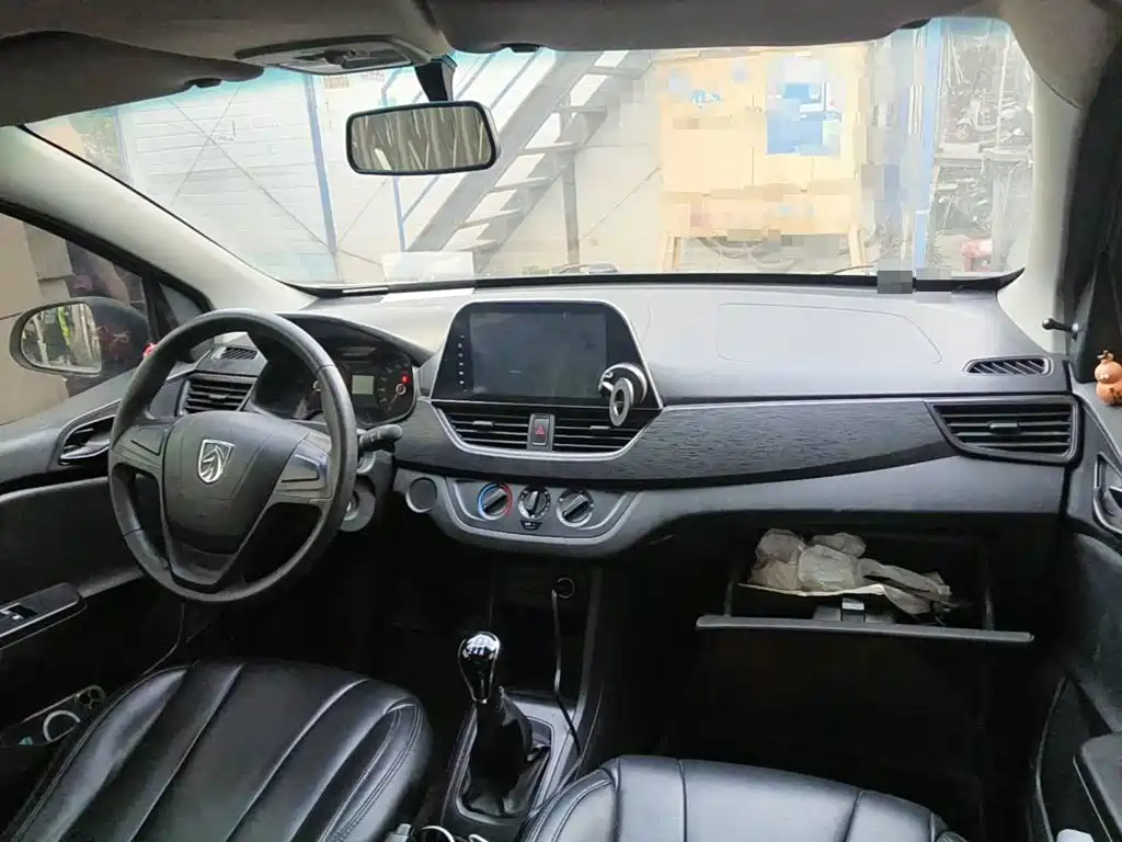 Photo 12 - Baojun 310