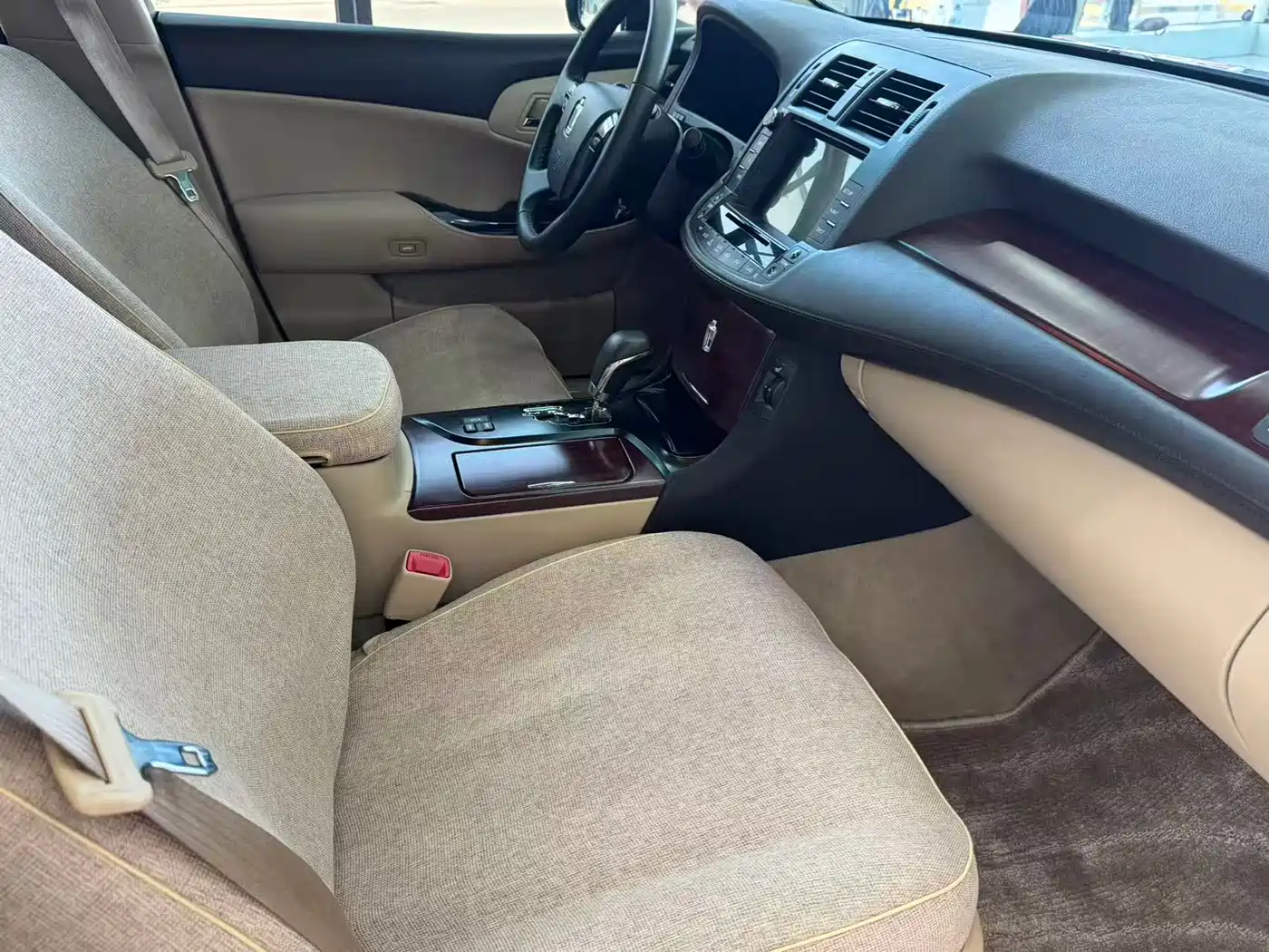 Toyota Crown 2012 2.5L Royal Navigation Edition фото 11