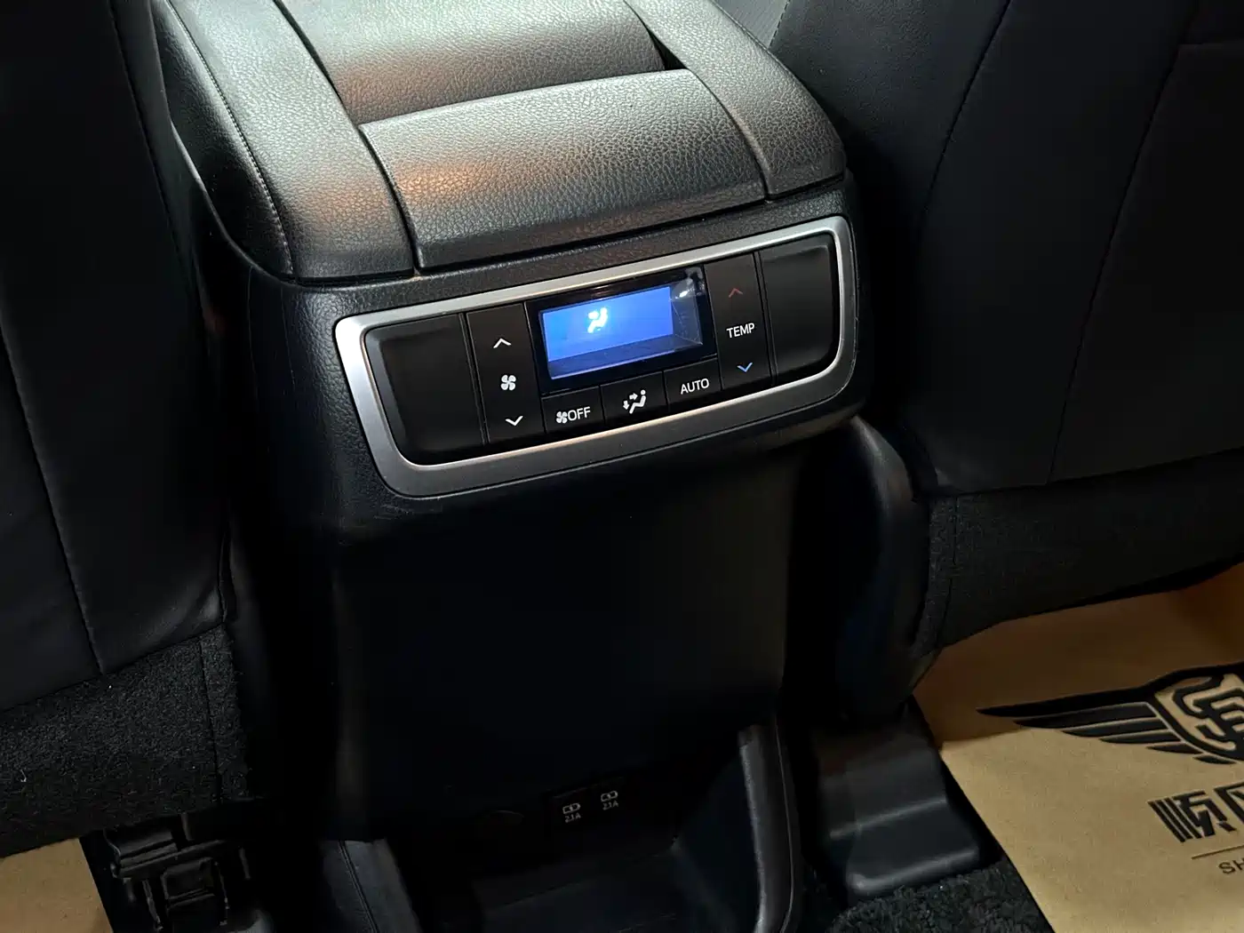 Toyota Highlander 2018 2.0T 4WD Premium 7-seater China VI фото 9