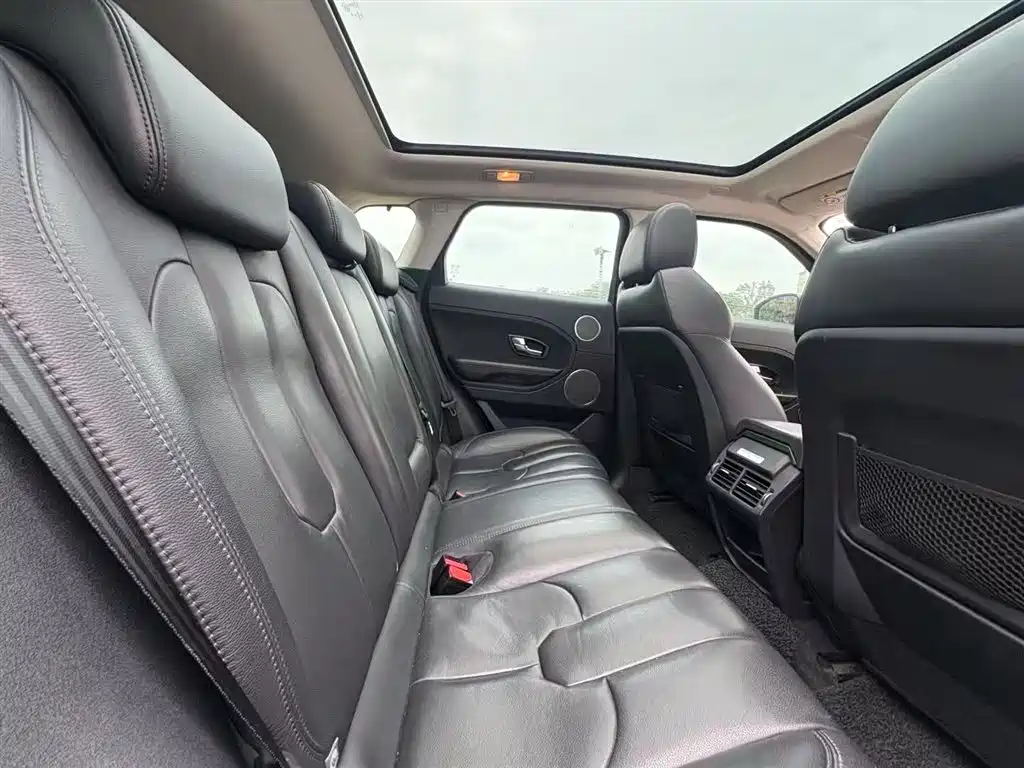Land Rover Range Rover Evoque 2015 2.0T 5-Door Fashion Edition фото 9