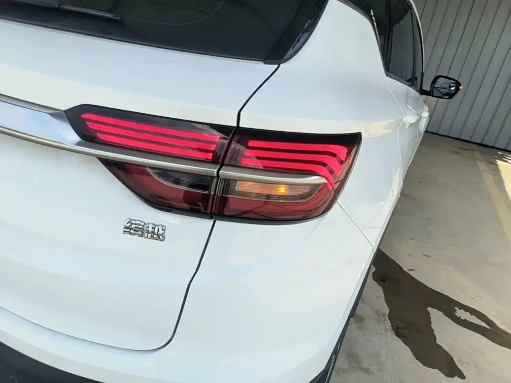 Фото 24 - Geely Coolray