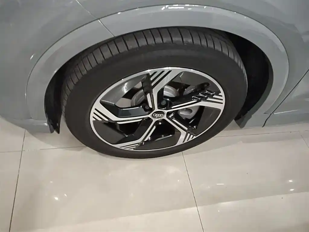Audi Q4 e-tron 2024 40 e-tron Creation Edition фото 23