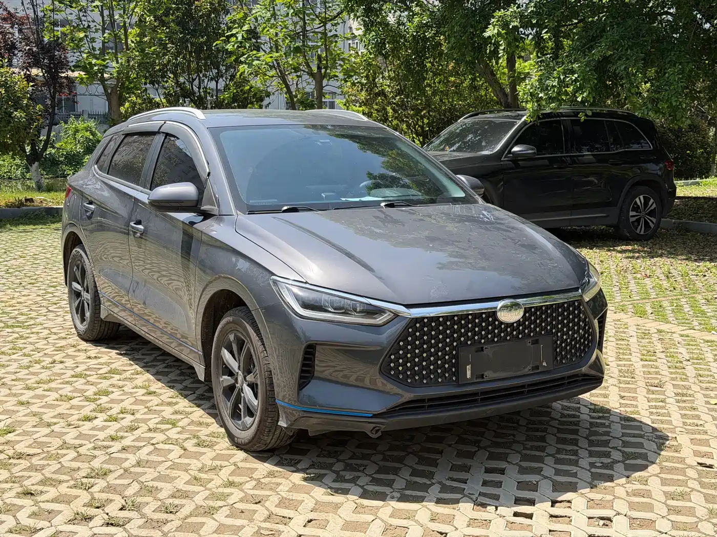 BYD E2