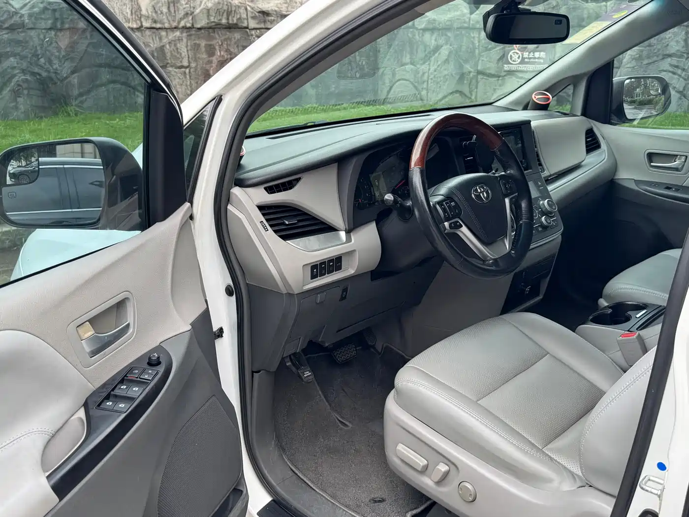 Toyota Sienna 2017 2015 3.5L 2WD LE