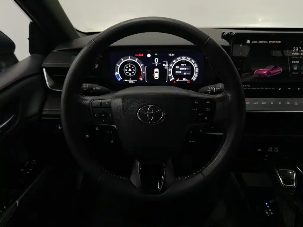 Photo 11 - Toyota Camry