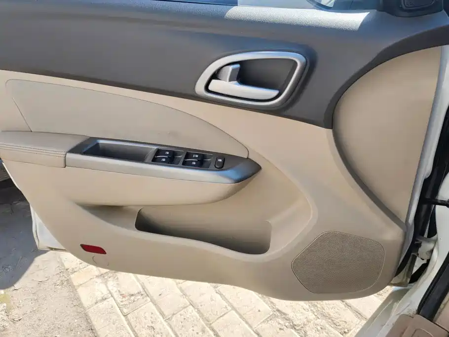 Baojun 610 2015 2014 1.5L Automatic Comfort