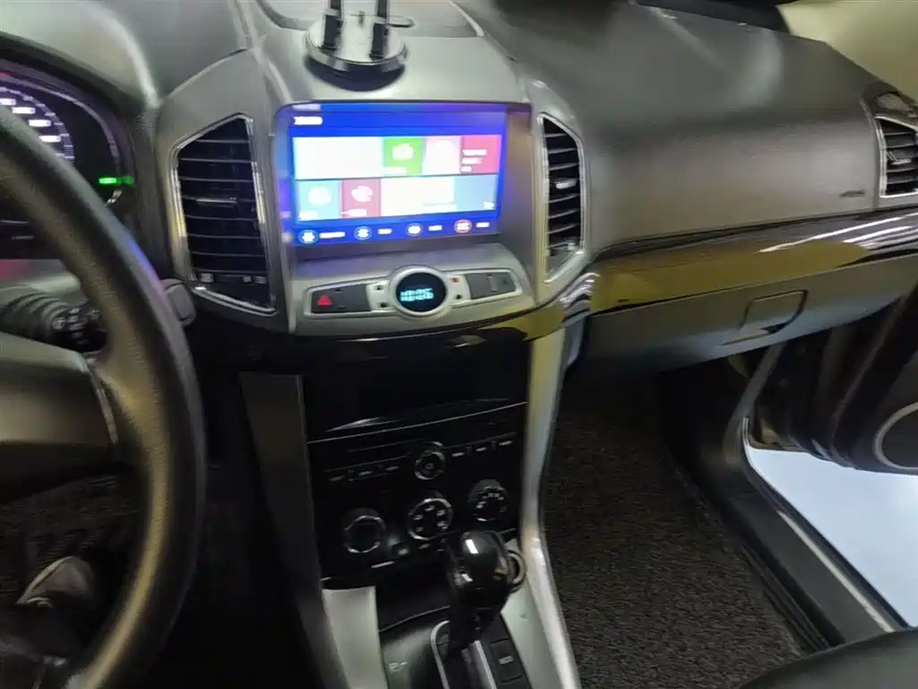 Chevrolet Captiva 2015 2.4L 2WD Urban Edition 7-seater фото 13