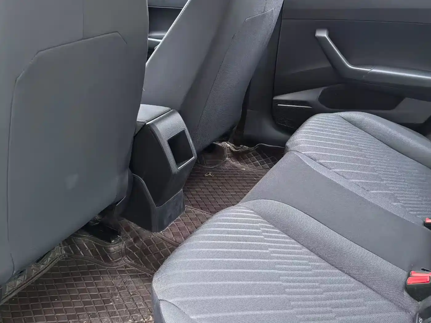 Volkswagen Lavida 2023 Xinrui 1.5L Auto Xinyi Edition фото 7