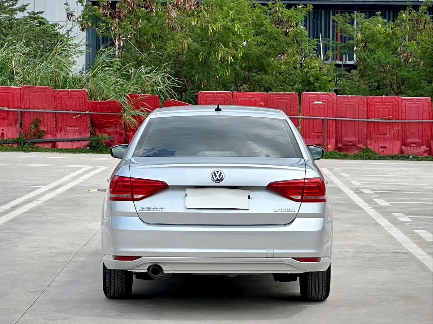 Volkswagen Lavida 2015 1.6L Automatic Trend Edition фото 4