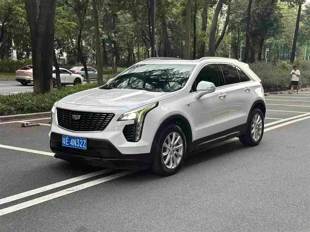 Фото 1 - Cadillac XT4