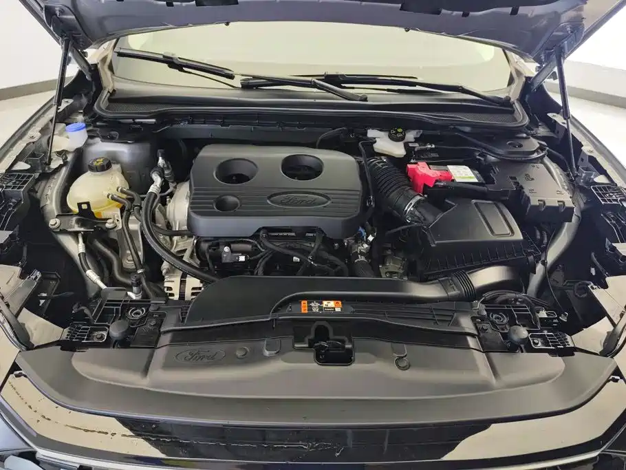 Ford Mondeo 2025 2025 1.5T EcoBoost Luxury