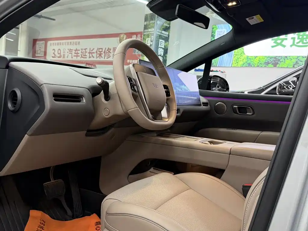 Li Auto i6 2026 2025 2WD Base Model