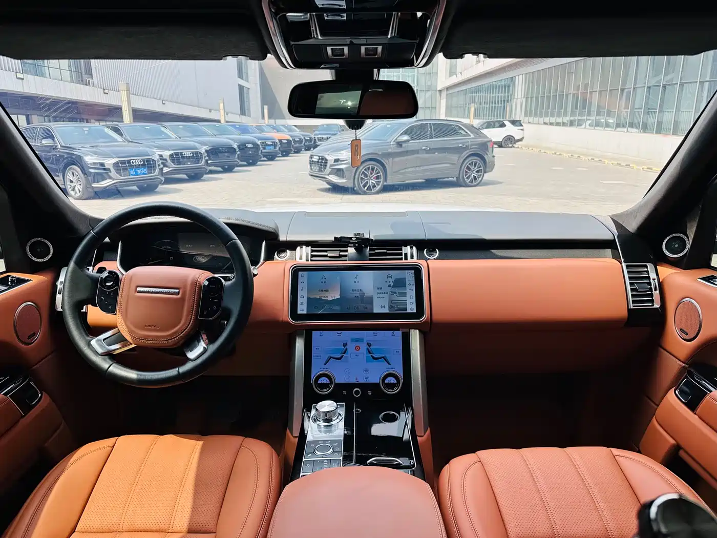 Land Rover Range Rover 2015 3.0 TDV6 Vogue фото 6
