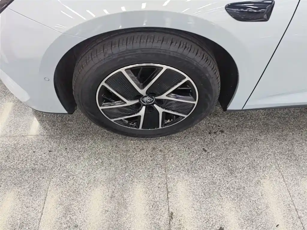 BYD Qin L 2025 DM-i Smart Drive Edition 120KM Surpassing фото 23
