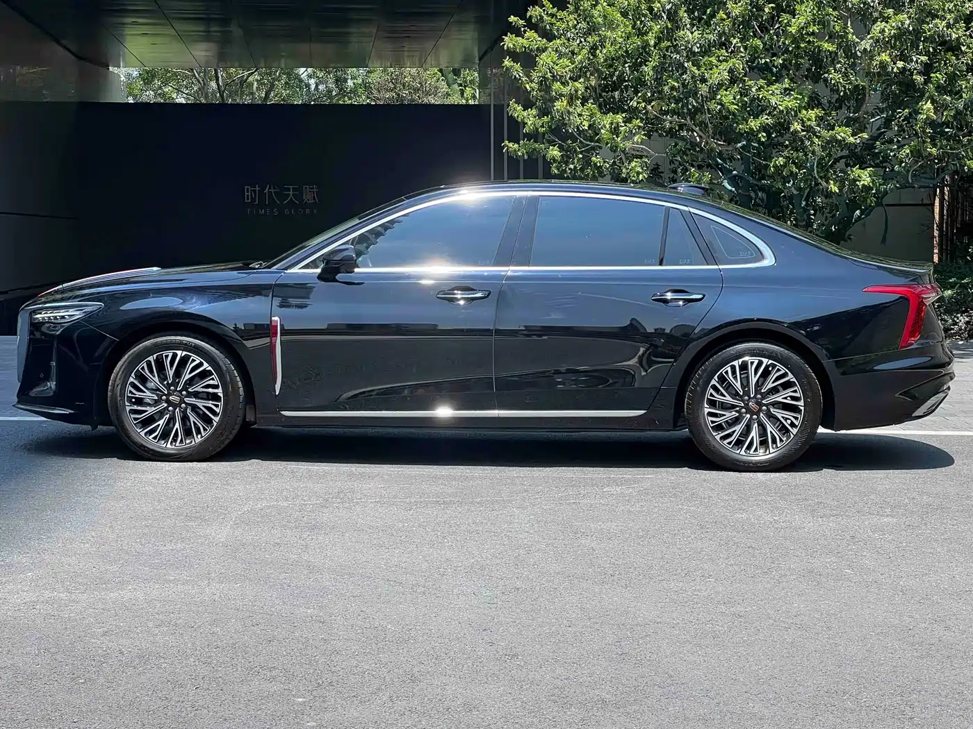 Hongqi H5 2024 2.0T Automatic Smart Connect Flag Smooth Edition фото 8