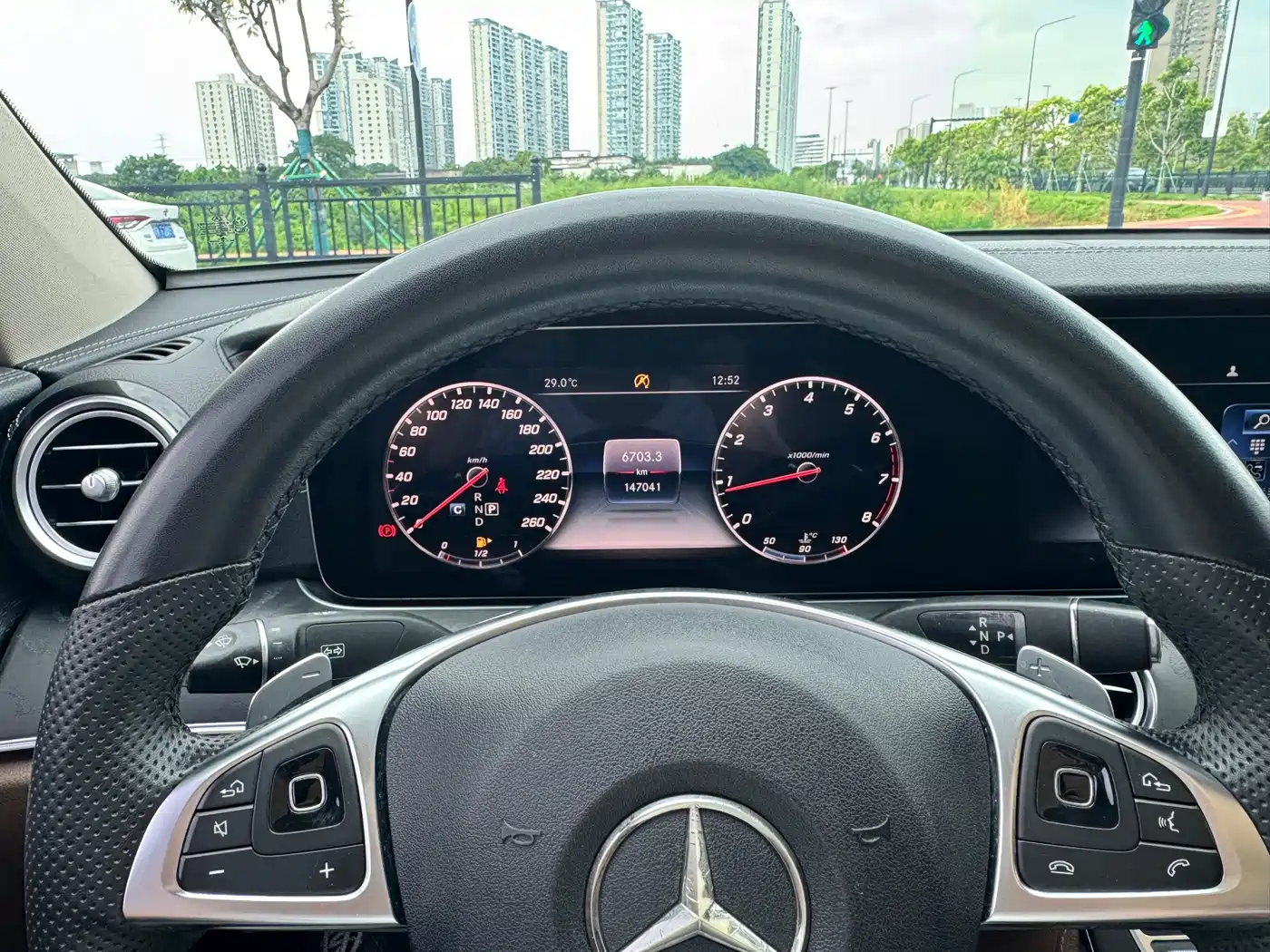 صورة 4 - Mercedes-Benz E-Class