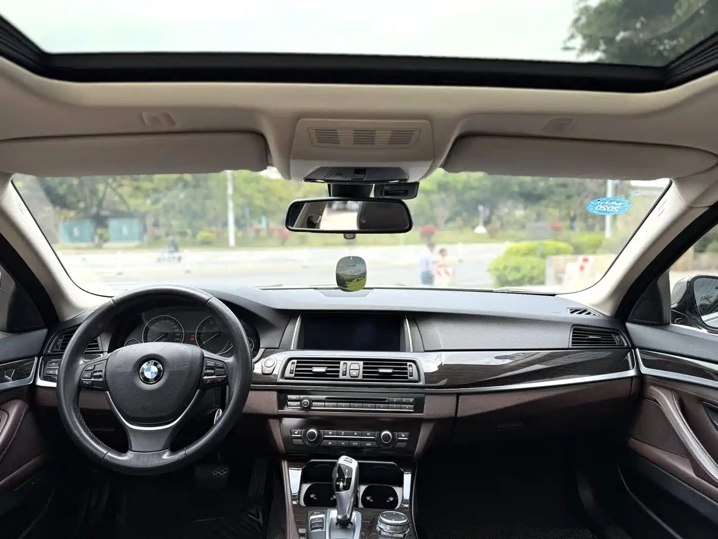 BMW 5 Series 2014 525Li Luxury Design Package фото 5