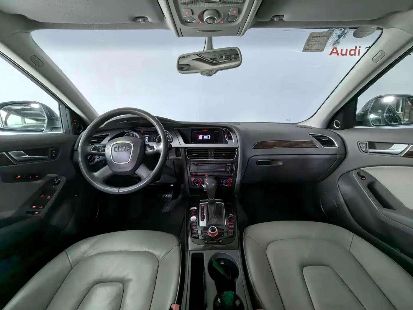 Audi A4L 2011 2.0 TFSI Comfort фото 6