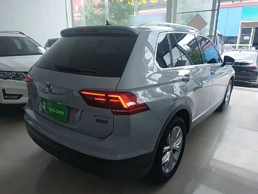 Фото 7 - Volkswagen Tiguan