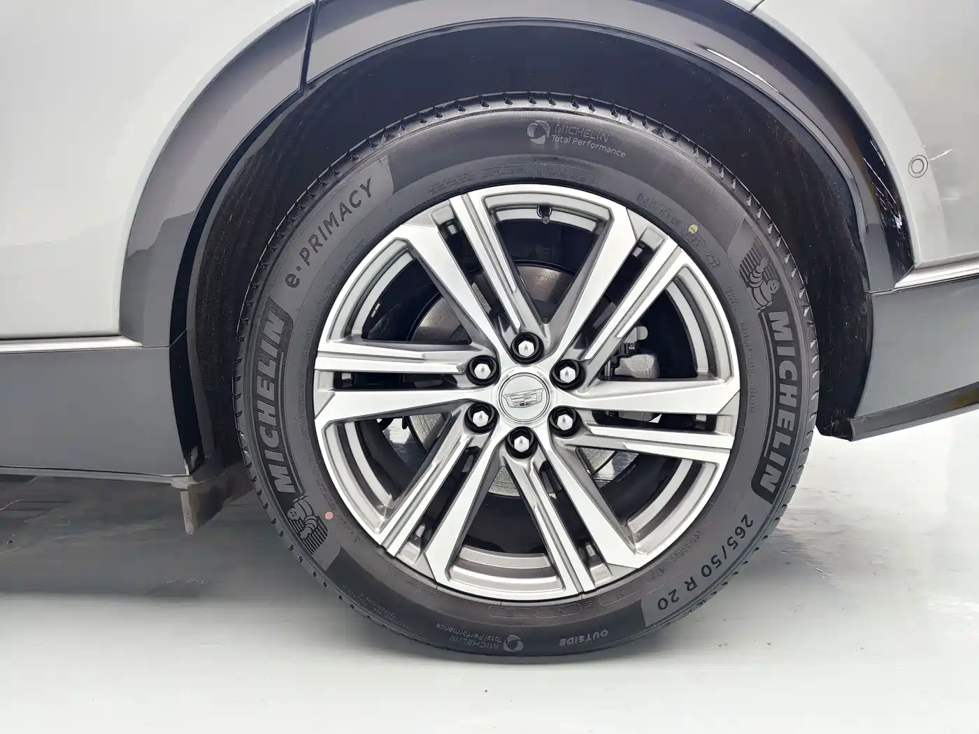 Cadillac IQ Rui Ge 2025 2022 RWD Long Range Luxury Edition