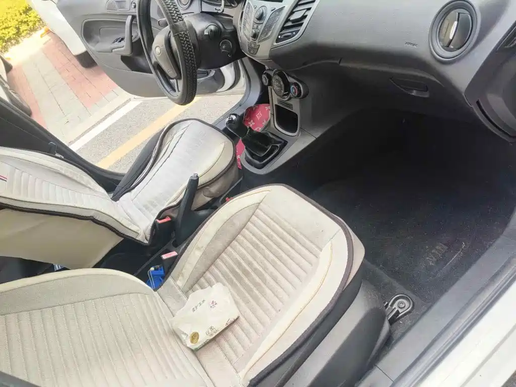 Ford Fiesta 2015 2013 Sedan 1.5L Manual Trend