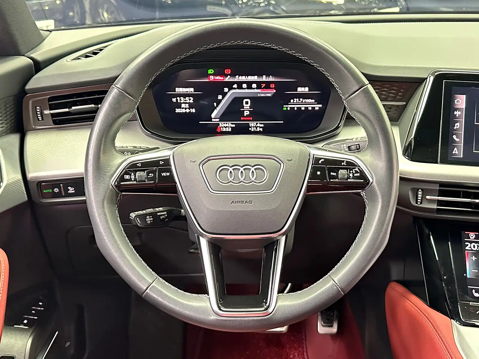 Photo 18 - Audi Q6