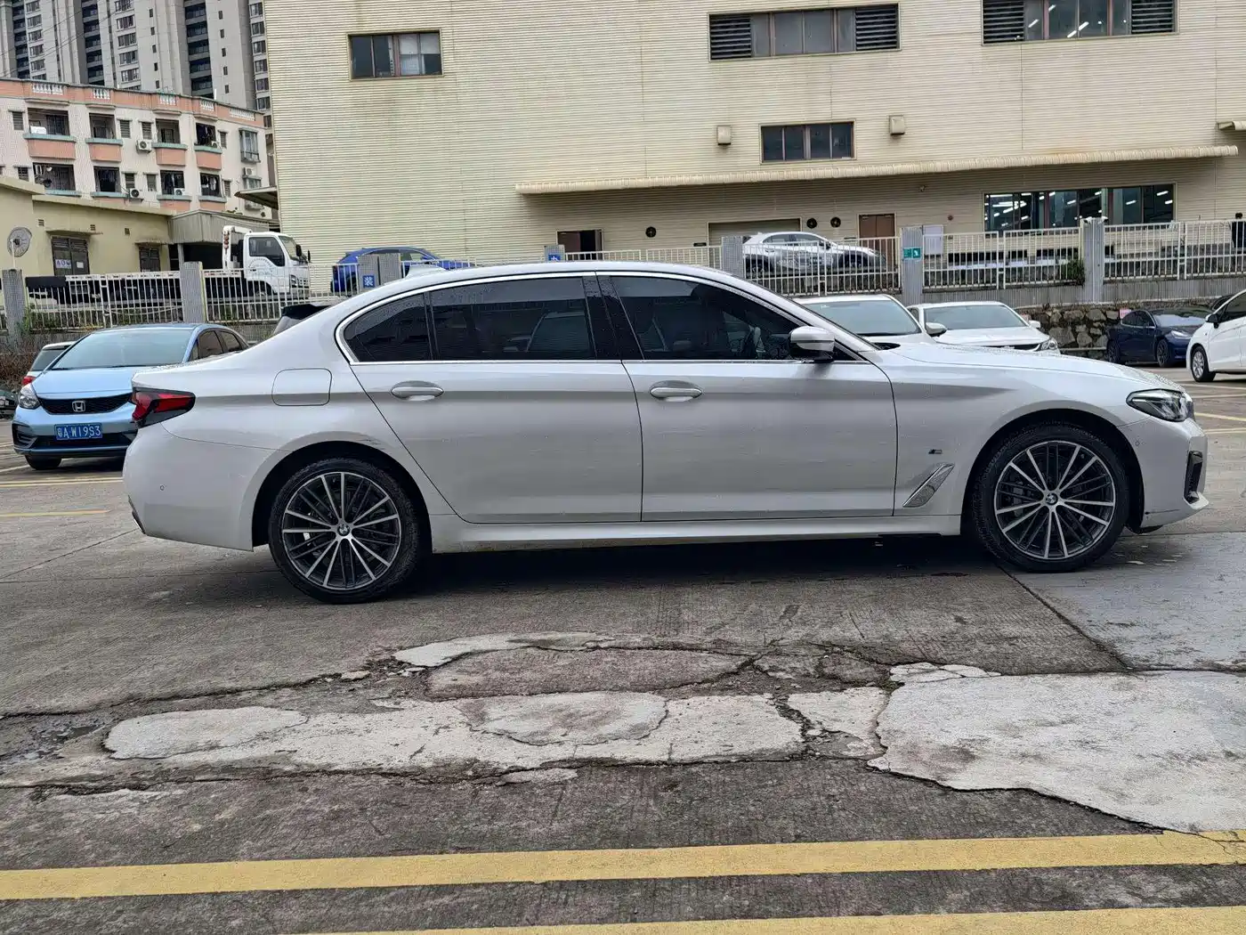 BMW 5 Series 2022 Facelift 530Li Leading M Sport Package фото 6