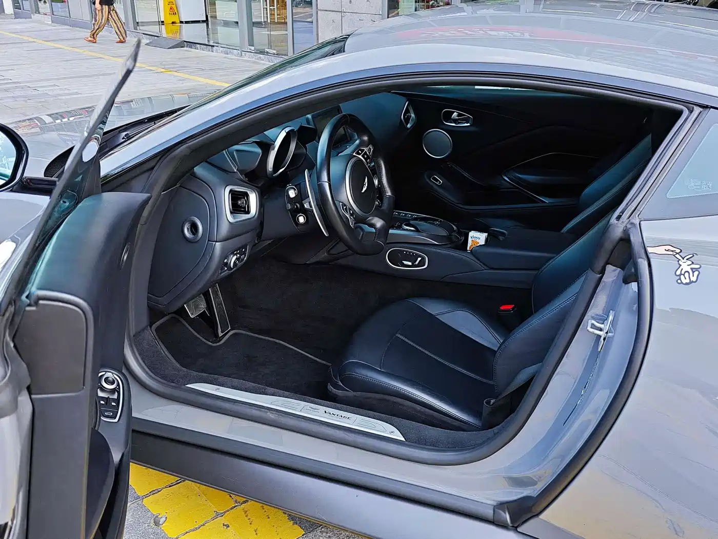 Aston Martin V8 Vantage 2022 2022 4.0T V8 Coupe