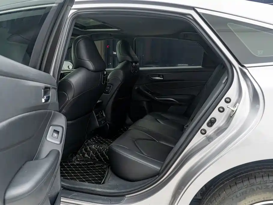 Toyota Avalon 2023 2.0L Premium Selection фото 24