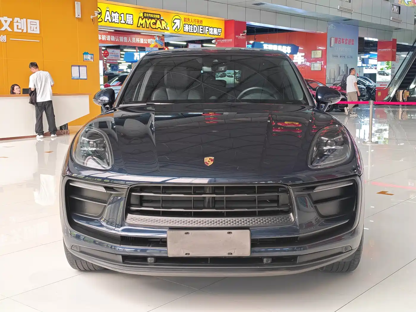 Porsche Macan 2022 Macan 2.0T фото 2