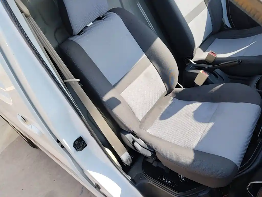 Changan Kaicheng Changan Ruixing EM60 2024 2022 Pure Electric Van 4498mm Length Flat Roof Tailgate 2-Seater 60kW 41.86kWh