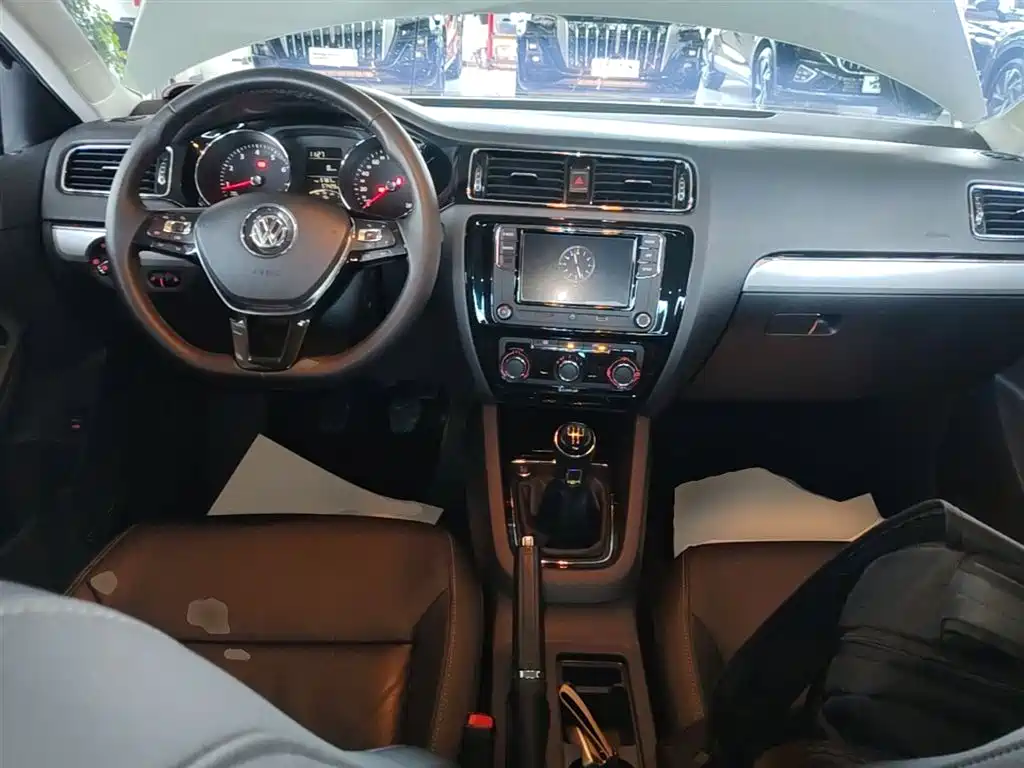 Volkswagen Sagitar 2018 1.6L Manual Comfort фото 10