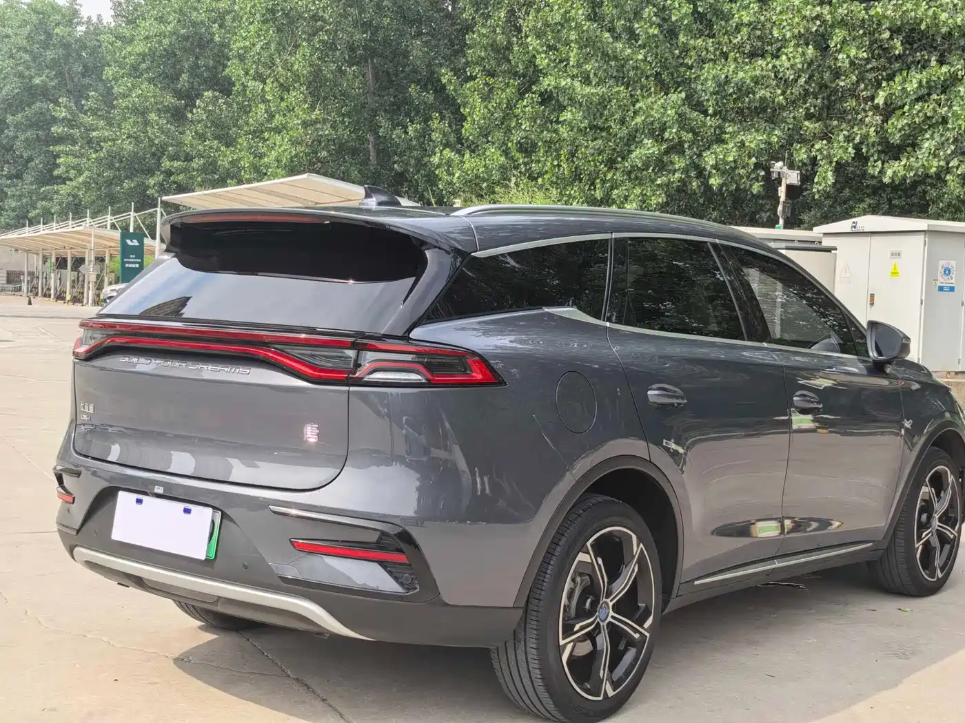 BYD Tang New Energy 2021 DM-i 112KM Honor фото 16
