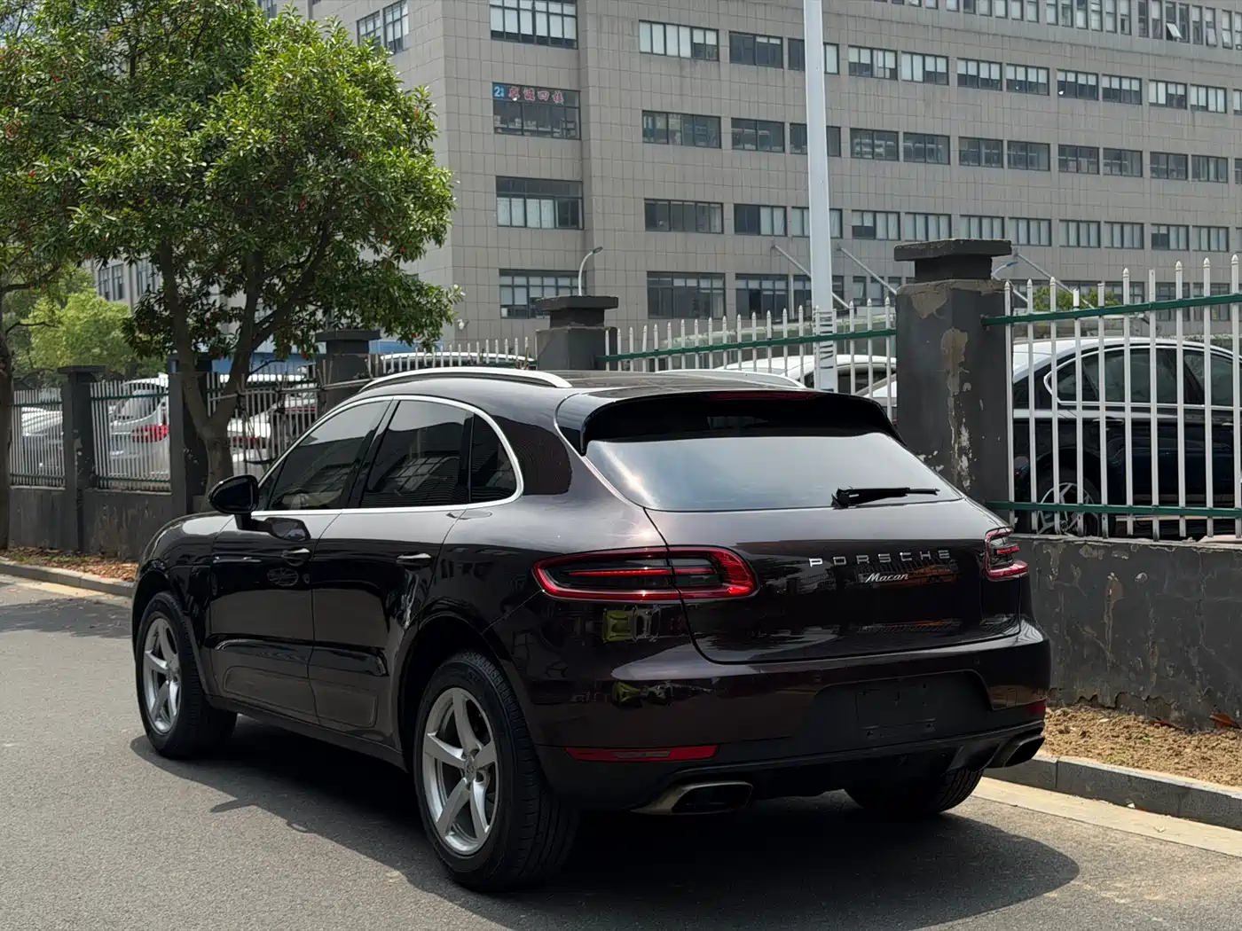 Porsche Macan 2016 Macan 2.0T фото 4