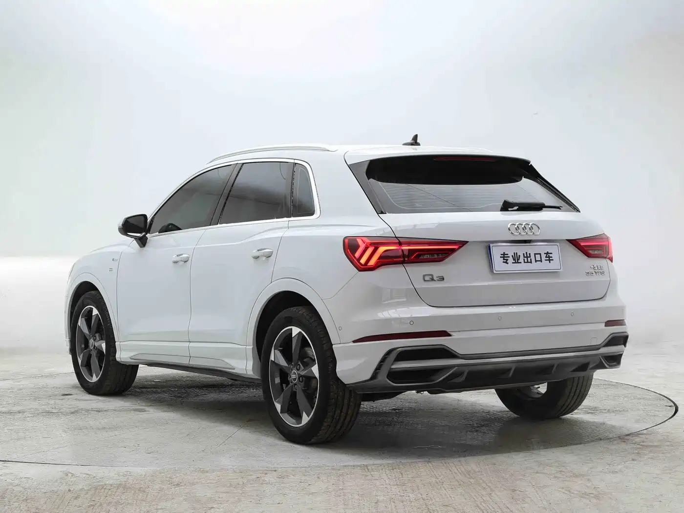 Audi Q3 2022 35 TFSI Fashion Dynamic фото 4
