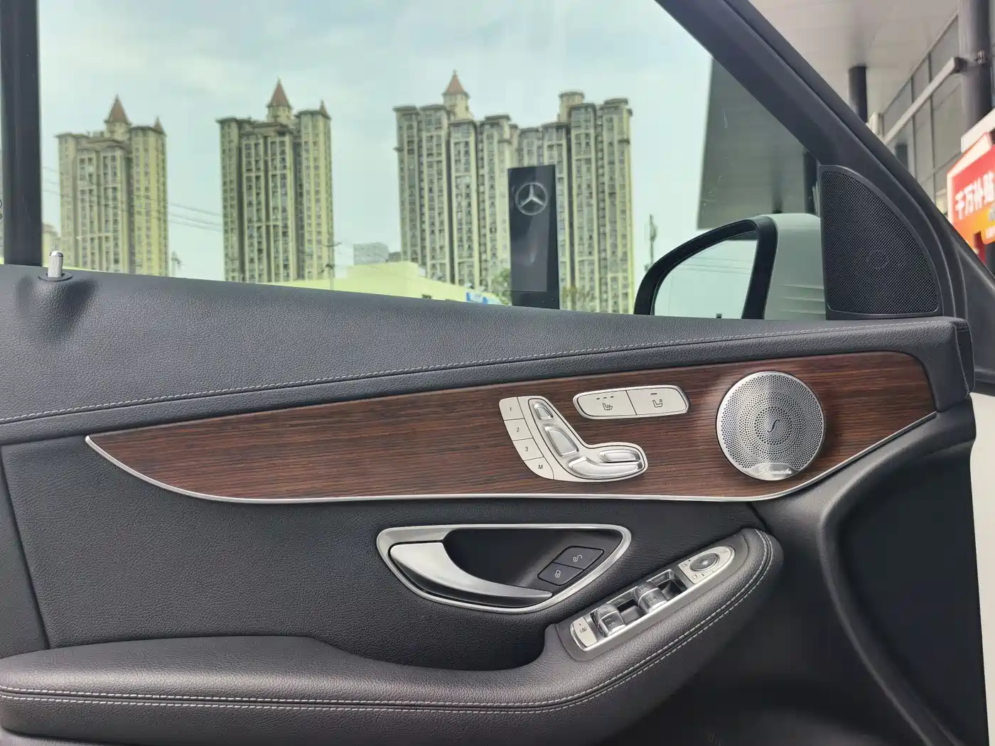 Mercedes-Benz GLC 2021 GLC 300 L 4MATIC Sporty фото 13