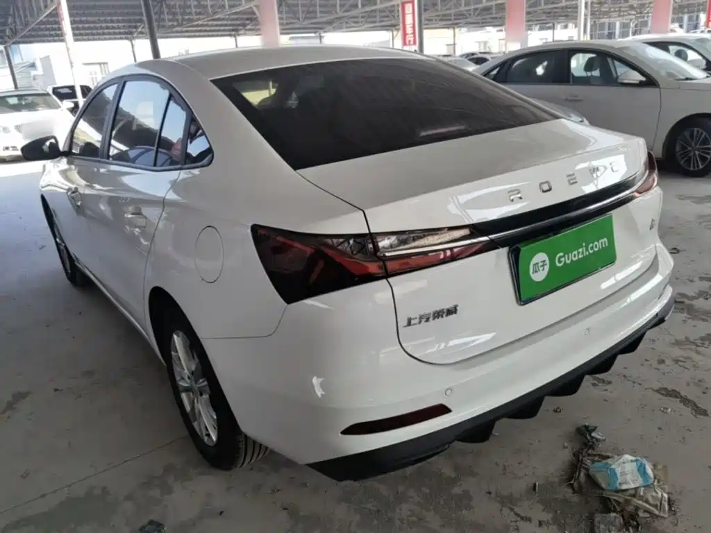 Фото 5 - Roewe i5