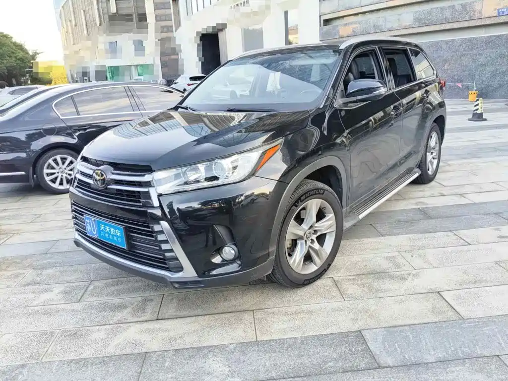 Photo 1 - Toyota Highlander