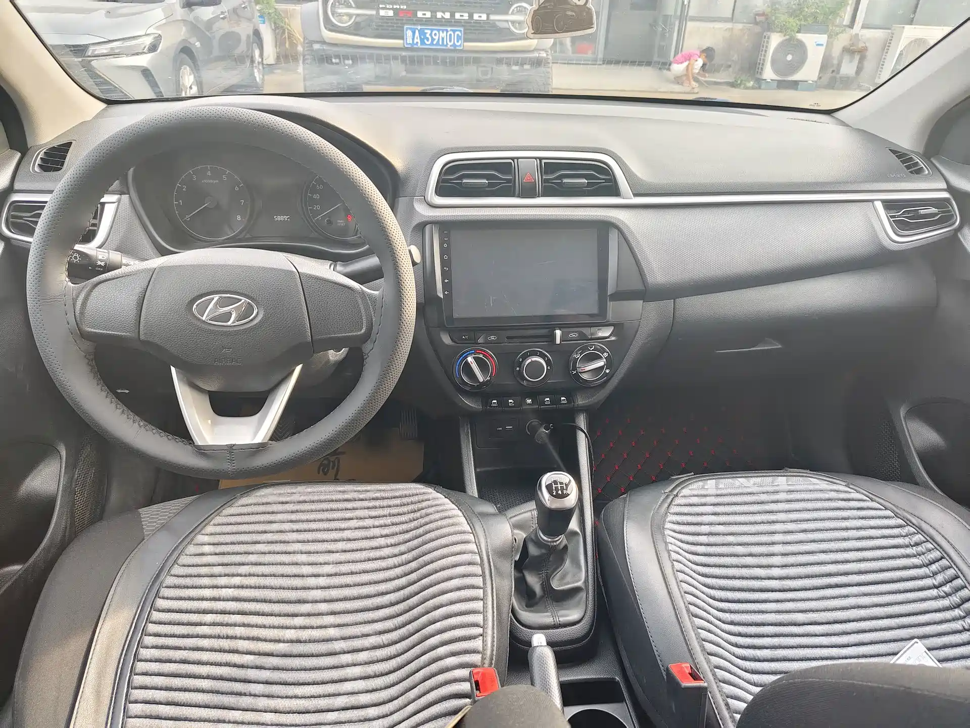 Photo 5 - Hyundai Verna